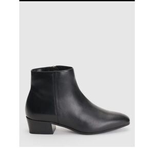 Aquatalia Fuocco Black Ankle Boots leather size 7.5 NEW
